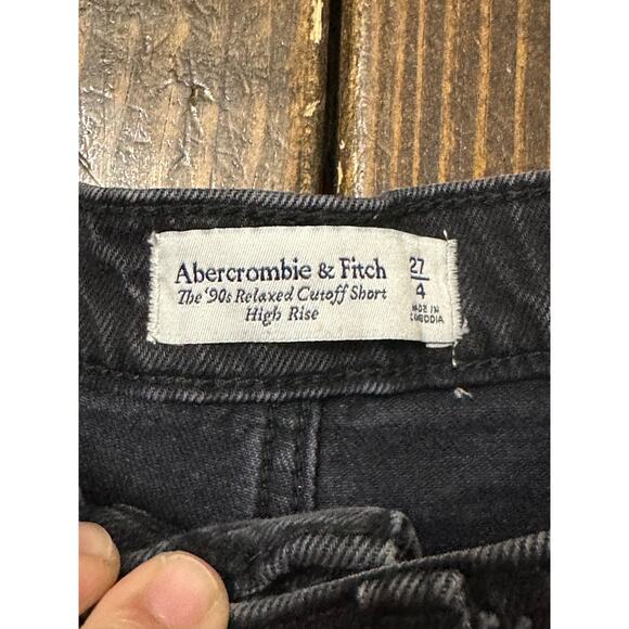 Abercrombie and fitch size 27/4 shorts - Picture 3 of 4